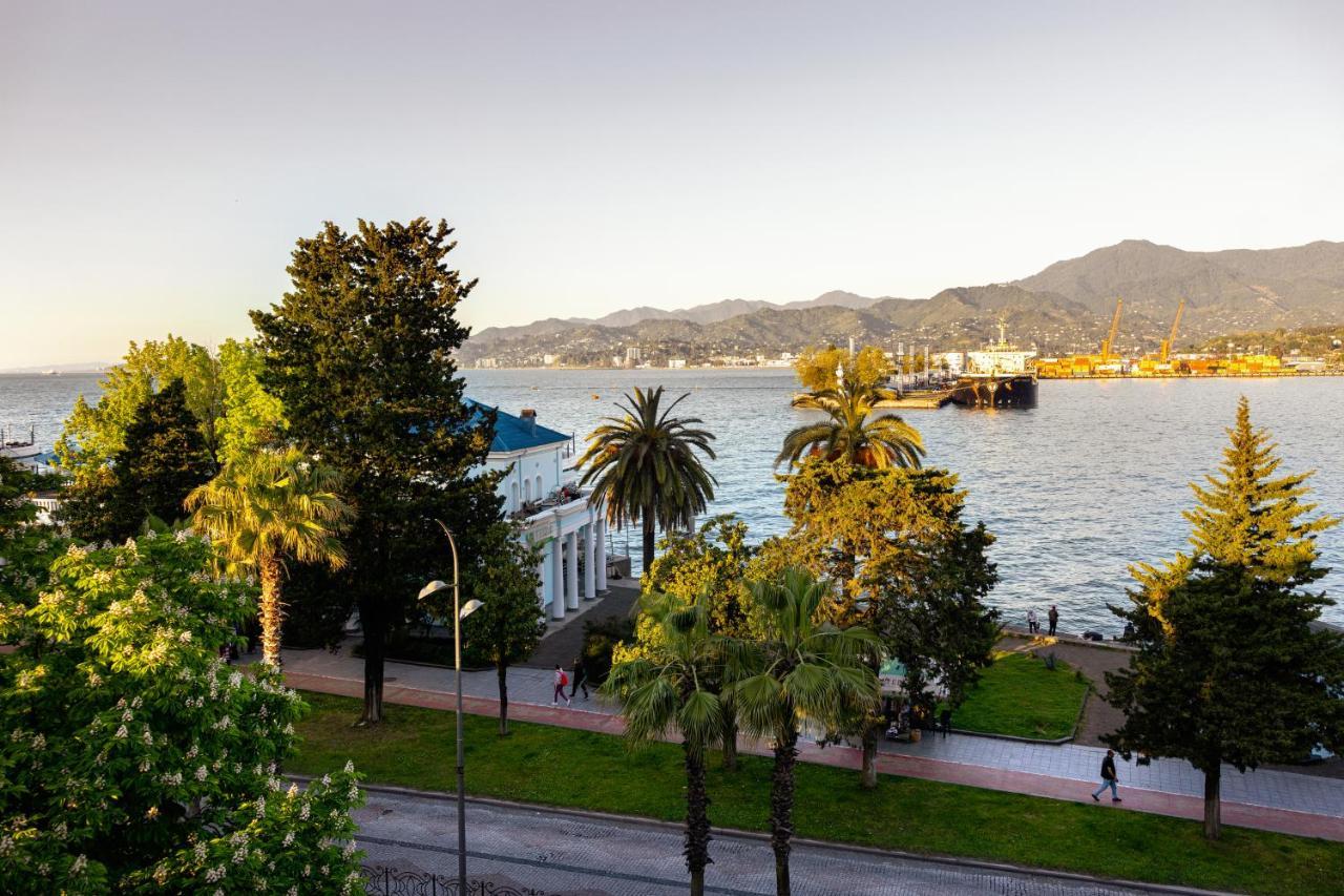 Le Port Boutique Apart Hotel 바투미 외부 사진