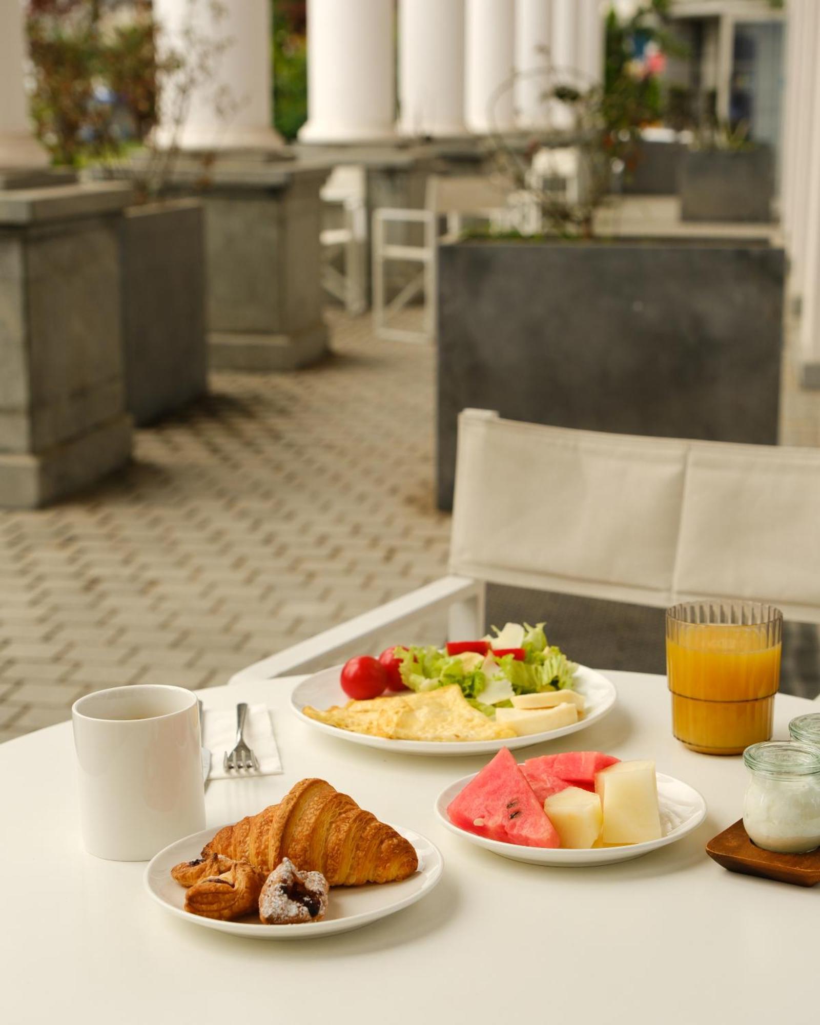 Le Port Boutique Apart Hotel 바투미 외부 사진